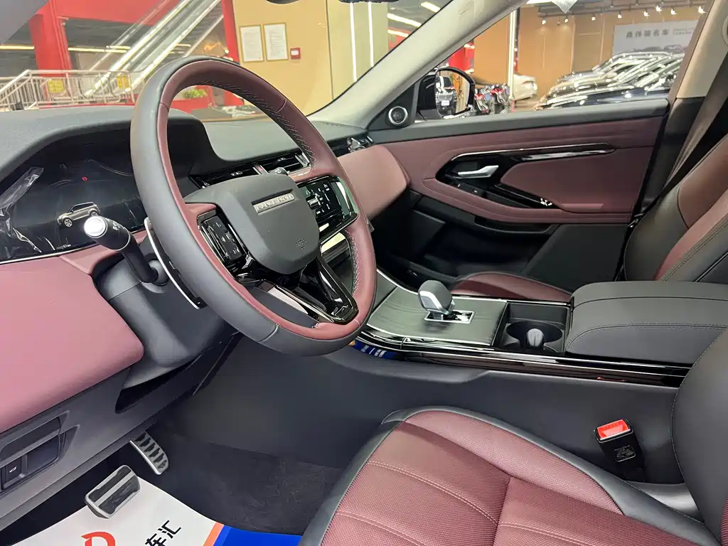Land Rover Range Rover Evoque 2026 Range Rover Evoque L SE 2026 - thumbnail 8