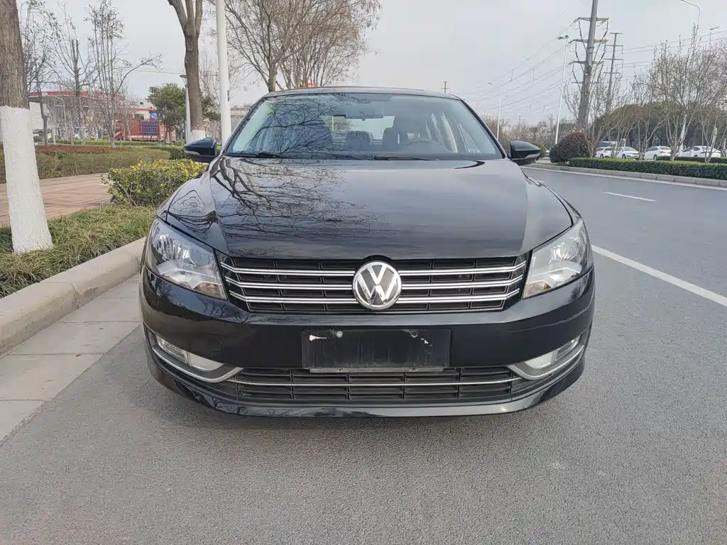 Volkswagen Volkswagen Passat 2013 1.8TSI DSG Premium Edition 2013 - thumbnail 2