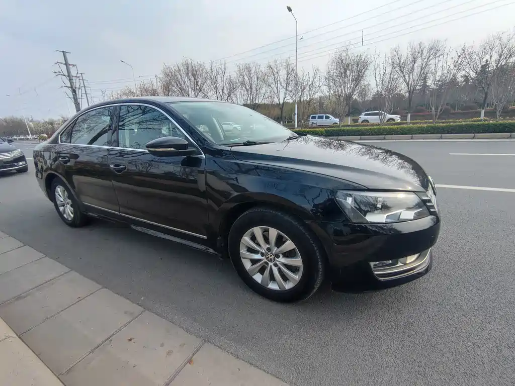 Volkswagen Volkswagen Passat 2013 1.8TSI DSG Premium Edition 2013 - thumbnail 3