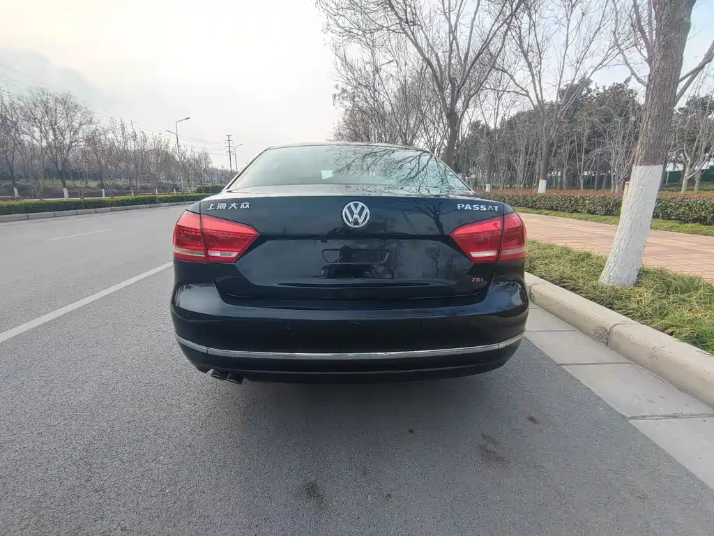Volkswagen Volkswagen Passat 2013 1.8TSI DSG Premium Edition 2013 - thumbnail 4