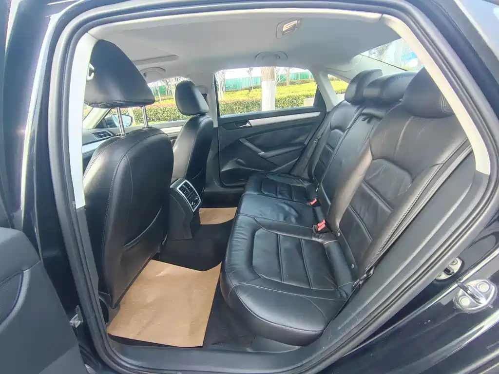Volkswagen Volkswagen Passat 2013 1.8TSI DSG Premium Edition 2013 - thumbnail 9