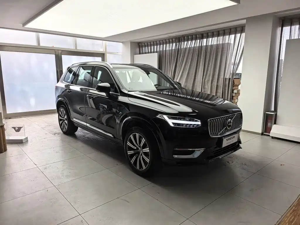 Volvo Volvo XC90 2024 B6 Momentum Luxury 7-seater 2025 - thumbnail 3