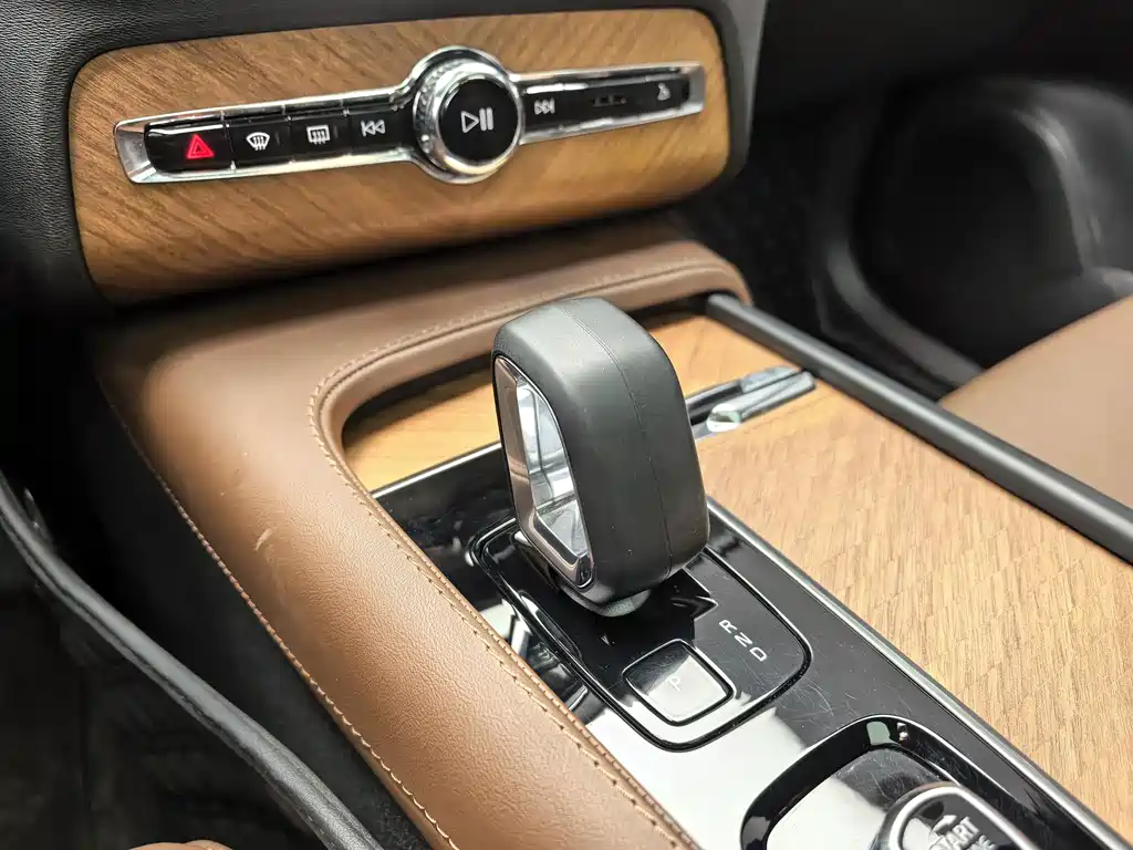 Volvo Volvo XC90 2024 B6 Momentum Luxury 7-seater 2025 - thumbnail 11