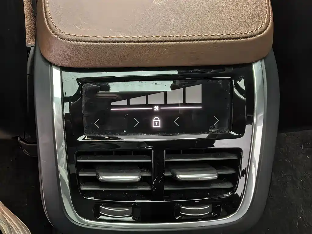 Volvo Volvo XC90 2024 B6 Momentum Luxury 7-seater 2025 - thumbnail 12
