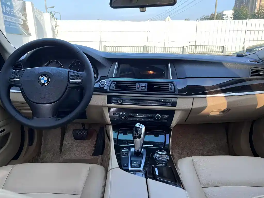 BMW BMW 5 Series 2014 525Li Luxury Design Package 2014 - thumbnail 10