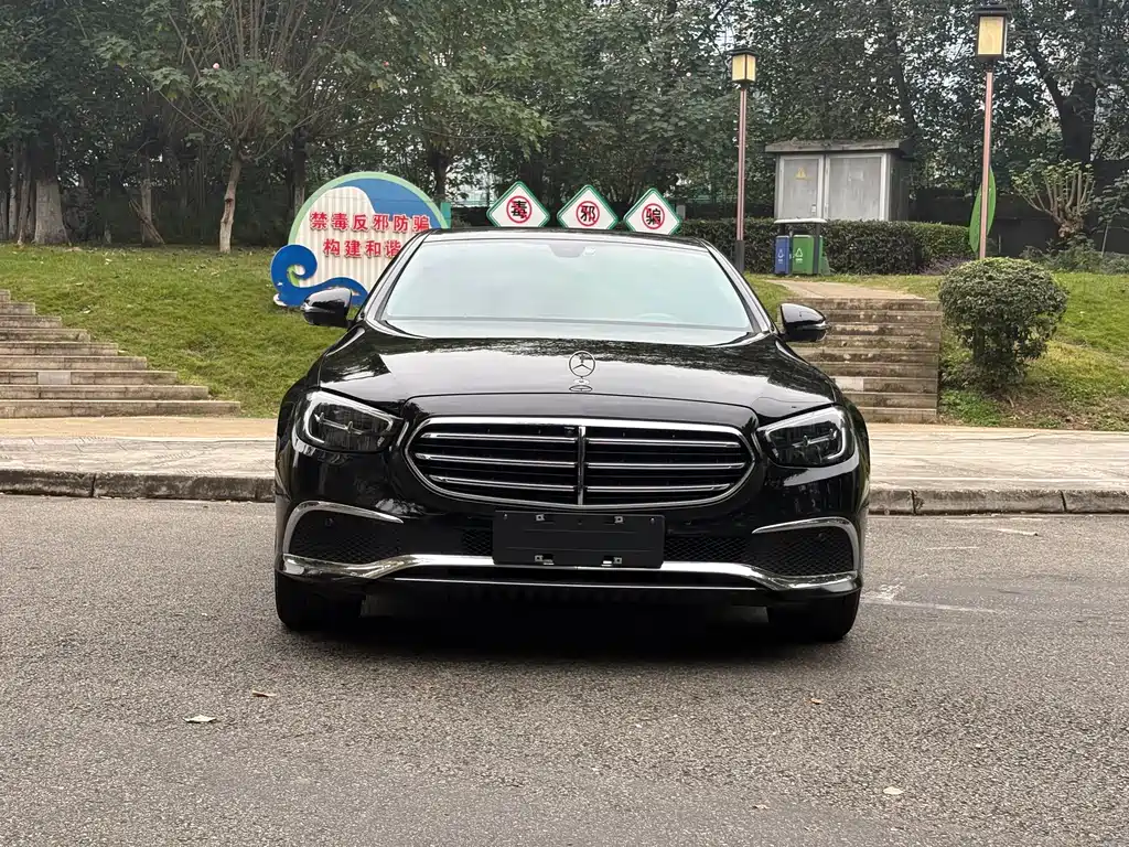 Mercedes-Benz Mercedes-Benz E-Class 2022 Model Year Facelift E 350 e L Plug-in Hybrid Sedan 2022 - thumbnail 2