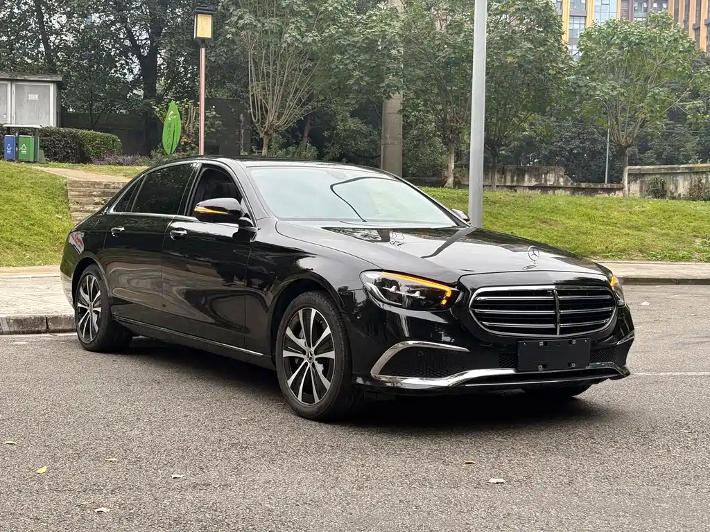 Mercedes-Benz Mercedes-Benz E-Class 2022 Model Year Facelift E 350 e L Plug-in Hybrid Sedan 2022 - thumbnail 3