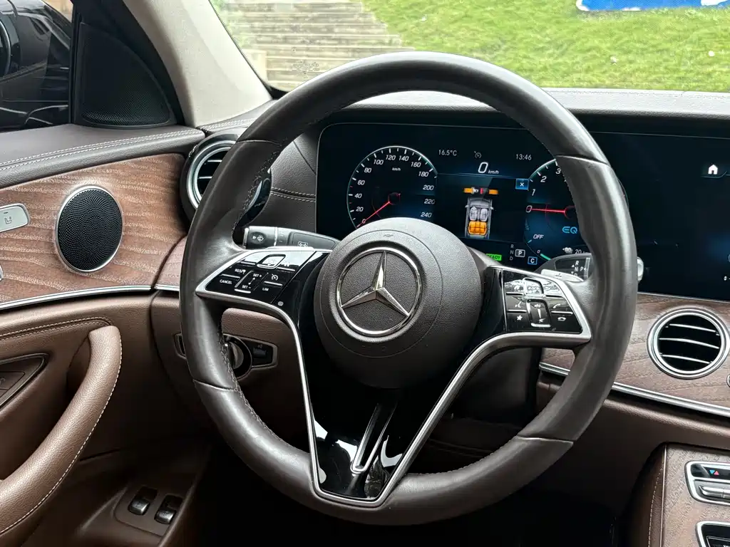 Mercedes-Benz Mercedes-Benz E-Class 2022 Model Year Facelift E 350 e L Plug-in Hybrid Sedan 2022 - thumbnail 13