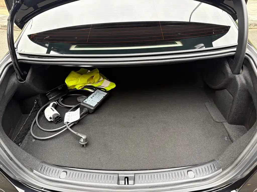 Mercedes-Benz Mercedes-Benz E-Class 2022 Model Year Facelift E 350 e L Plug-in Hybrid Sedan 2022 - thumbnail 17