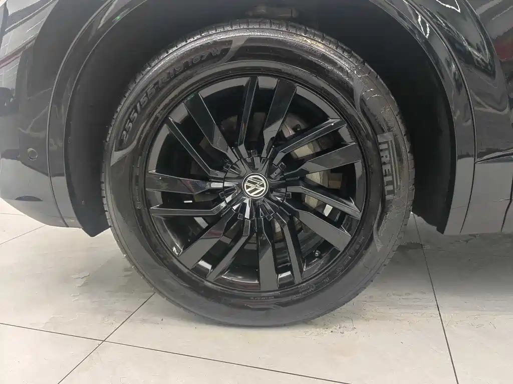 Volkswagen Volkswagen Touareg 2020 2.0TSI R-Line Edition VI 2020 - thumbnail 4