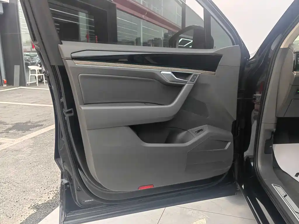 Volkswagen Volkswagen Touareg 2020 2.0TSI R-Line Edition VI 2020 - thumbnail 6
