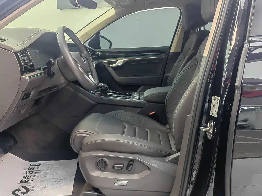 Volkswagen Volkswagen Touareg 2020 2.0TSI R-Line Edition VI 2020 - thumbnail 8