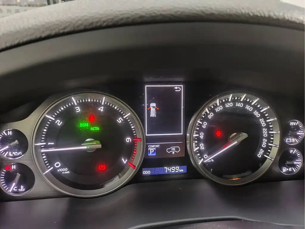 Toyota Land Cruiser (Imported) 2021 Model 5.7L Automatic 2023 - thumbnail 6