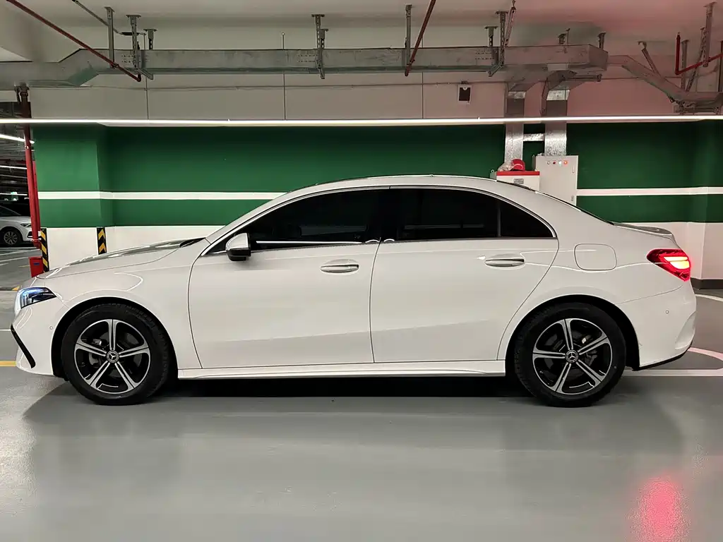 Mercedes-Benz Mercedes-Benz A-Class 2023 A 200 L Fashion Edition 2023 - thumbnail 6