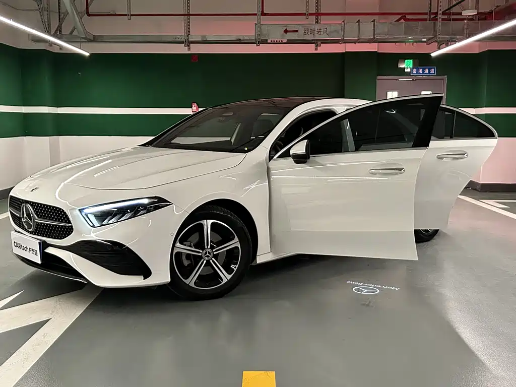 Mercedes-Benz Mercedes-Benz A-Class 2023 A 200 L Fashion Edition 2023 - thumbnail 15