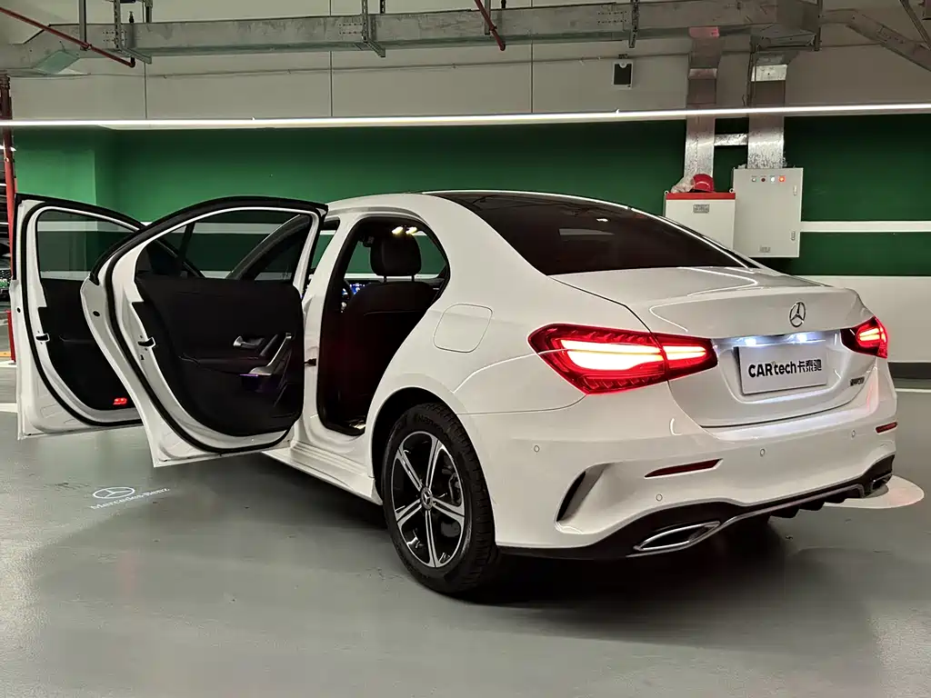 Mercedes-Benz Mercedes-Benz A-Class 2023 A 200 L Fashion Edition 2023 - thumbnail 18
