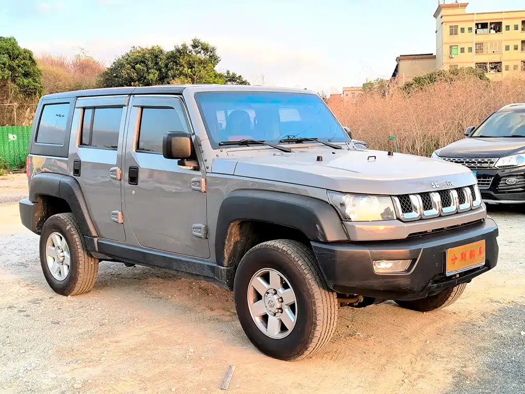 Beijing Off-Road Beijing Off-road BJ40 2016 40L 2.0T Manual 2WD Luxury Edition 2018 - thumbnail 3
