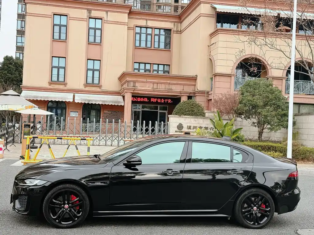Jaguar Jaguar XEL 2021 2.0T 250PS Black Sport Edition 2021 - thumbnail 4