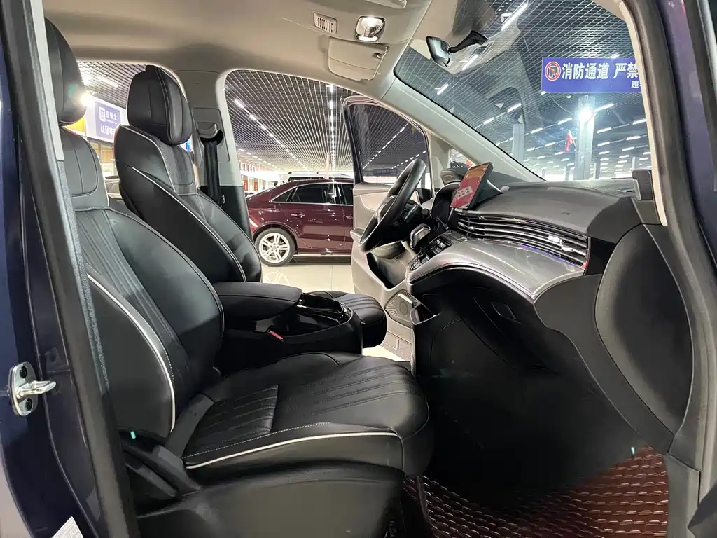 Roewe Roewe iMAX8 2023 400TGI Premium Edition 2023 - thumbnail 10