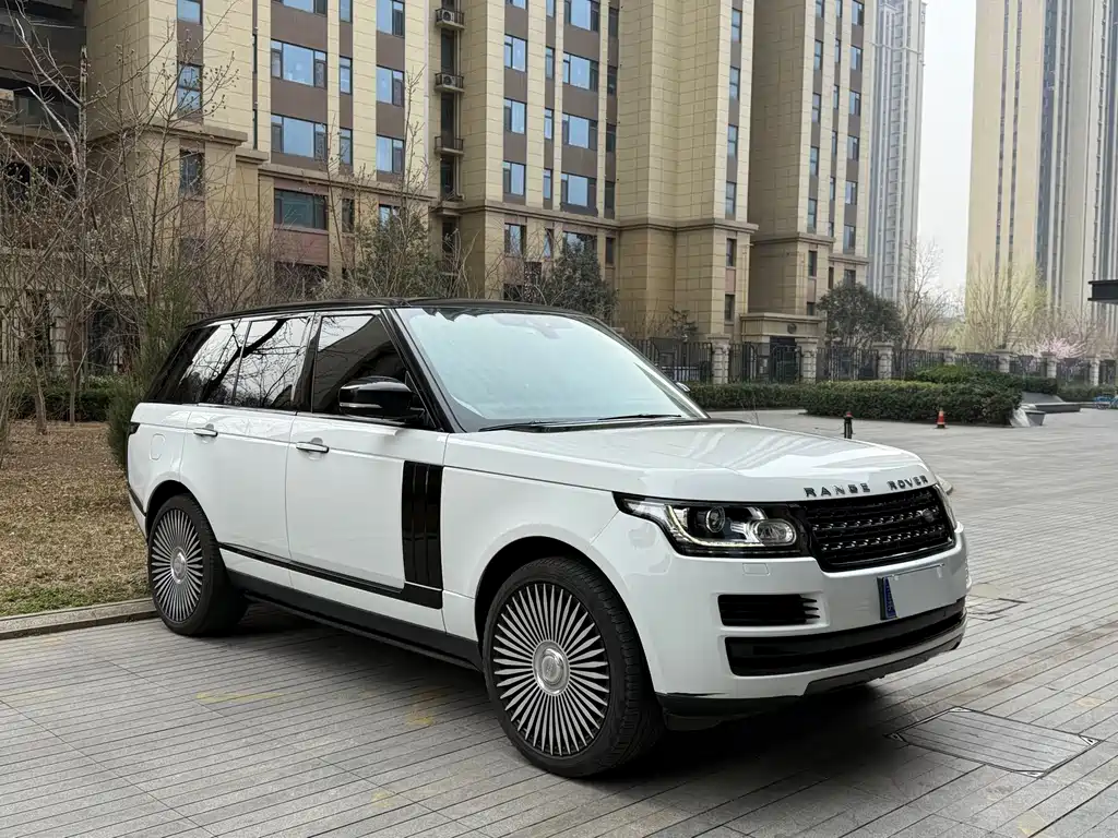 Land Rover Range Rover 2017 3.0 SC V6 Vogue Edition 2018 - thumbnail 4