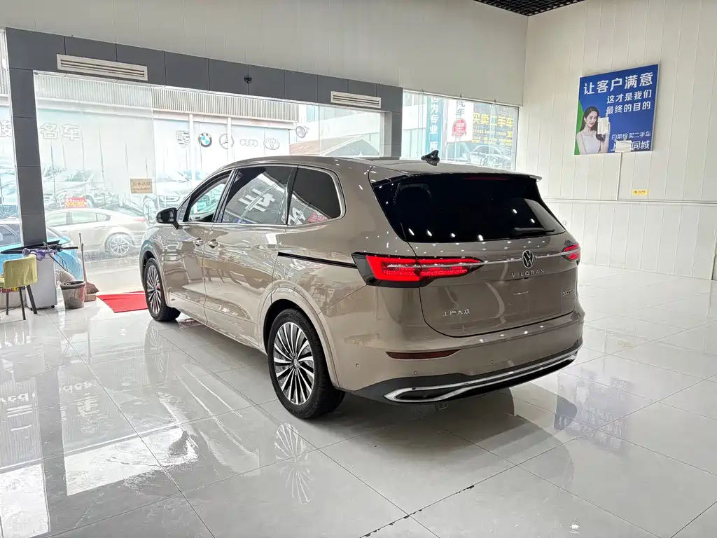 Volkswagen Viloran 2023 380TSI Premium Edition 2023 - thumbnail 4