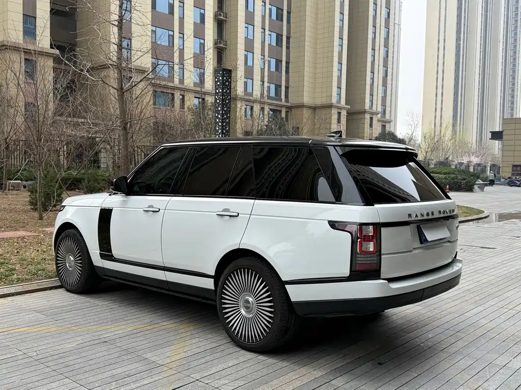 Land Rover Range Rover 2017 3.0 SC V6 Vogue Edition 2018 - thumbnail 5