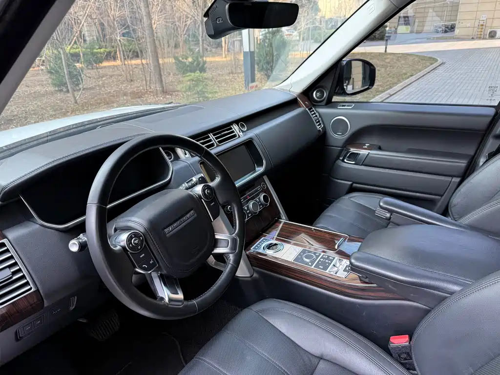 Land Rover Range Rover 2017 3.0 SC V6 Vogue Edition 2018 - thumbnail 8