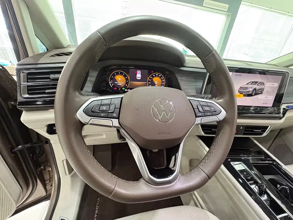 Volkswagen Viloran 2023 380TSI Premium Edition 2023 - thumbnail 9