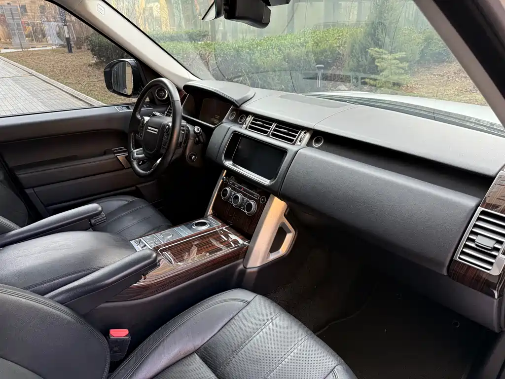 Land Rover Range Rover 2017 3.0 SC V6 Vogue Edition 2018 - thumbnail 9