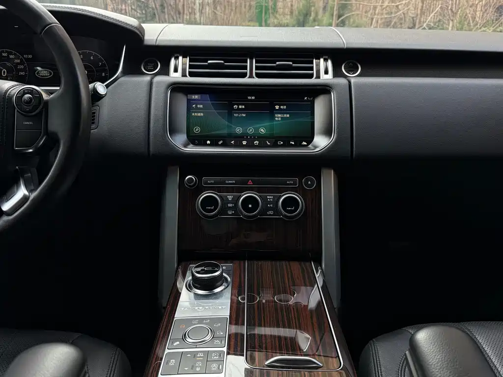 Land Rover Range Rover 2017 3.0 SC V6 Vogue Edition 2018 - thumbnail 17