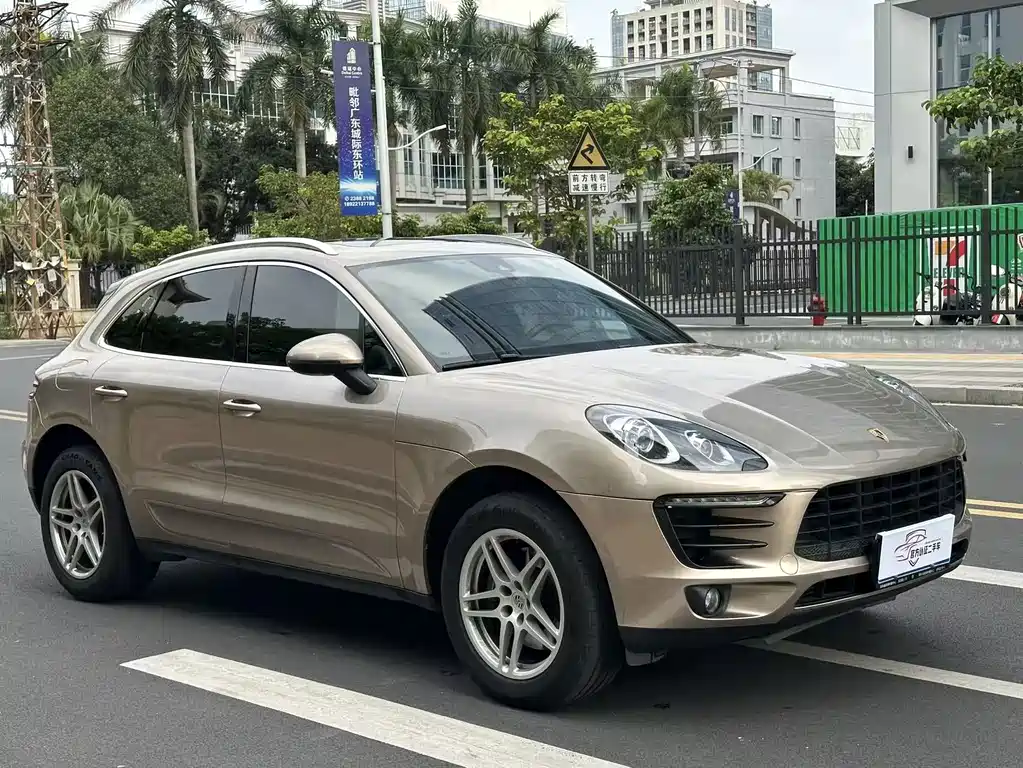 Porsche Porsche Macan 2017 Macan 2.0T 2018 - thumbnail 3