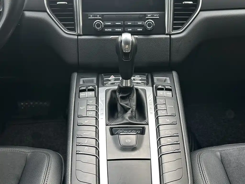 Porsche Porsche Macan 2017 Macan 2.0T 2018 - thumbnail 11
