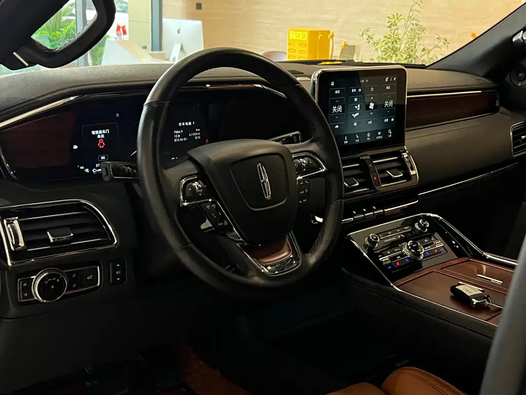 Lincoln Navigator 2020 3.5T Select Edition 2020 - thumbnail 8