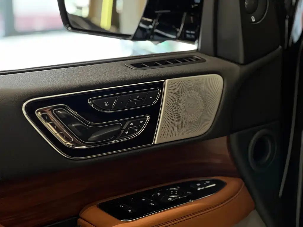 Lincoln Navigator 2020 3.5T Select Edition 2020 - thumbnail 14