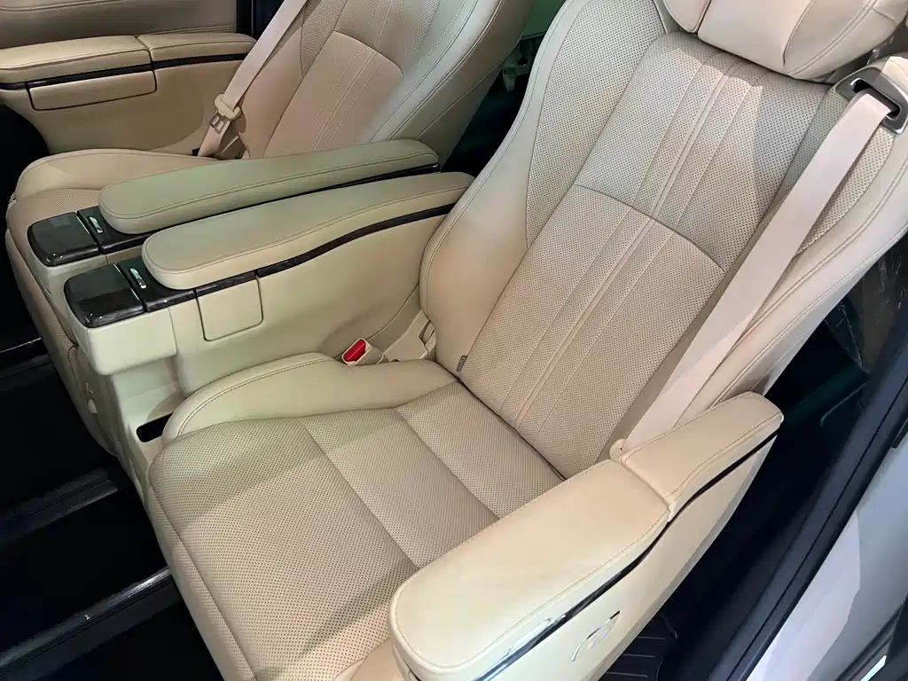 Toyota Alphard 2021 Model Hybrid 2.5L Executive Version 2021 - thumbnail 8