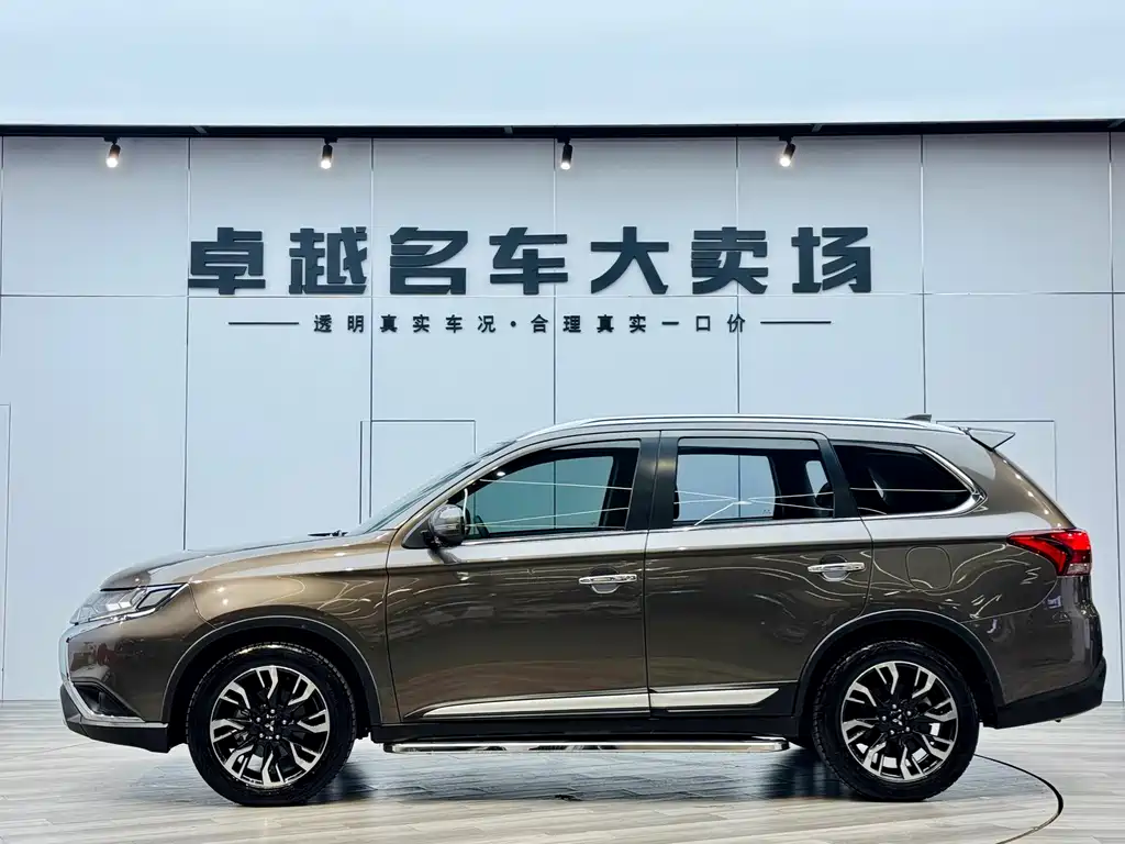 Mitsubishi Outlander 2019 2.4L AWD Limited Edition 7-seater China VI 2018 - thumbnail 9