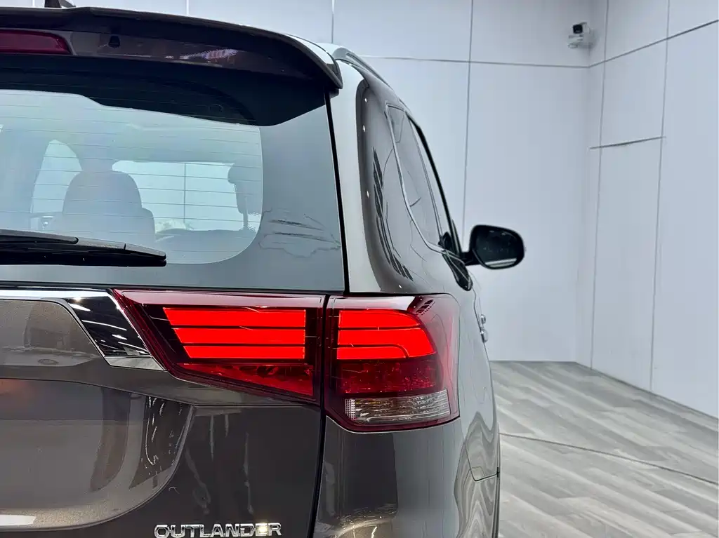 Mitsubishi Outlander 2019 2.4L AWD Limited Edition 7-seater China VI 2018 - thumbnail 24