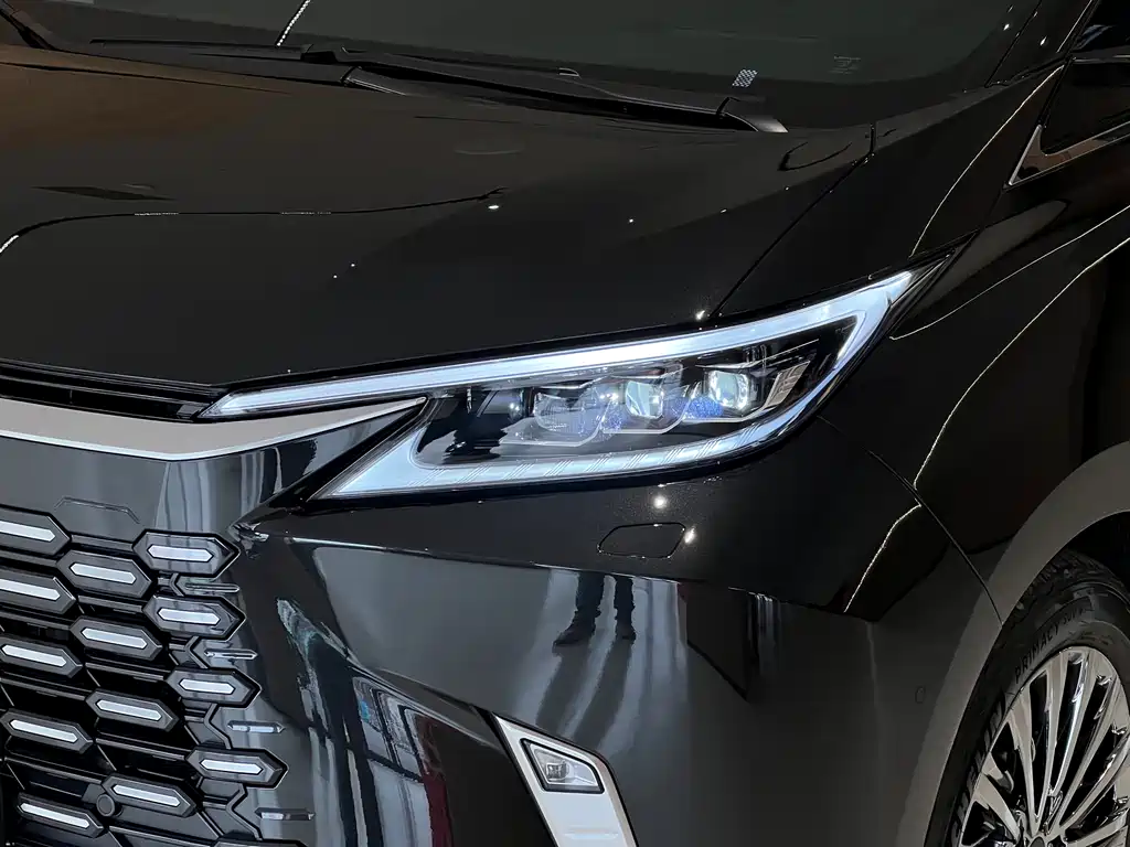 Lexus Lexus LM 2023 500h Six-Seat Executive Version 2026 - thumbnail 3