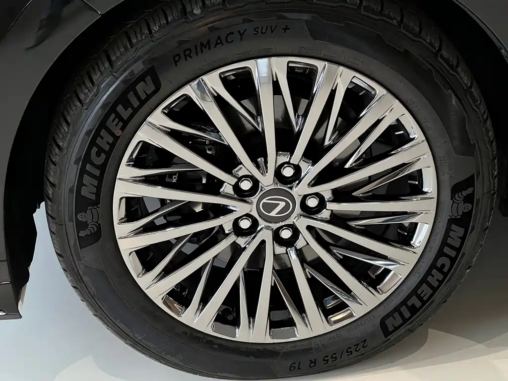 Lexus Lexus LM 2023 500h Six-Seat Executive Version 2026 - thumbnail 4