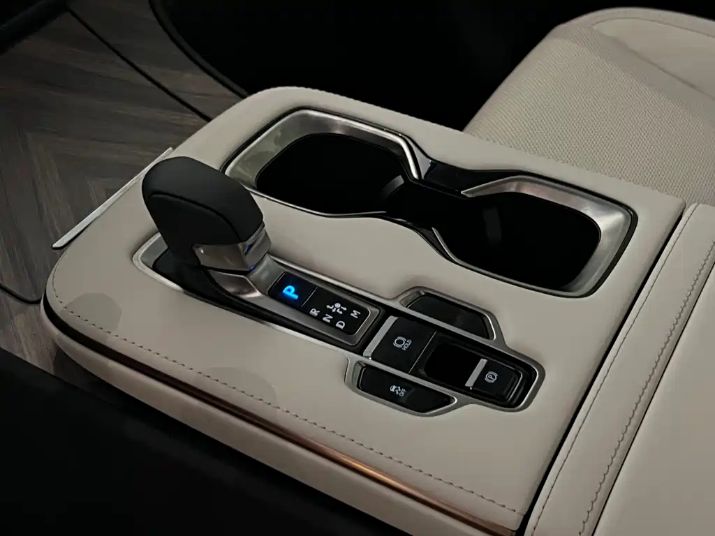 Lexus Lexus LM 2023 500h Six-Seat Executive Version 2026 - thumbnail 14
