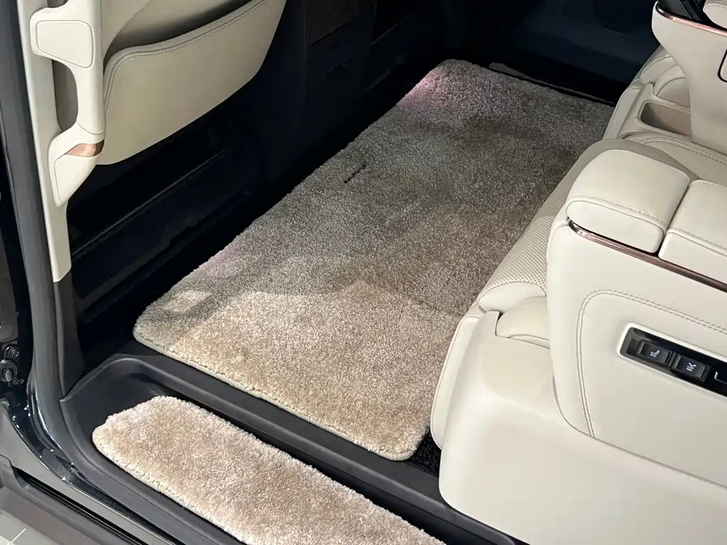 Lexus Lexus LM 2023 500h Six-Seat Executive Version 2026 - thumbnail 18
