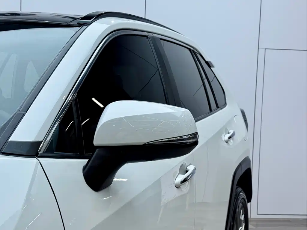 Toyota Venza 2023 Dual Engine 2.5L E-CVT FWD Premium Edition 2023 - thumbnail 2