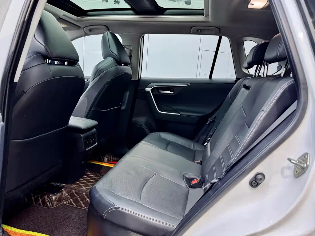 Toyota Venza 2023 Dual Engine 2.5L E-CVT FWD Premium Edition 2023 - thumbnail 8