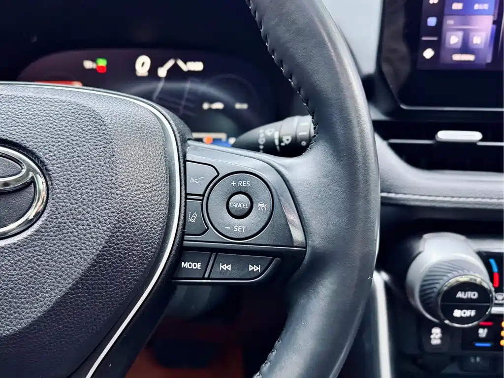 Toyota Venza 2023 Dual Engine 2.5L E-CVT FWD Premium Edition 2023 - thumbnail 11
