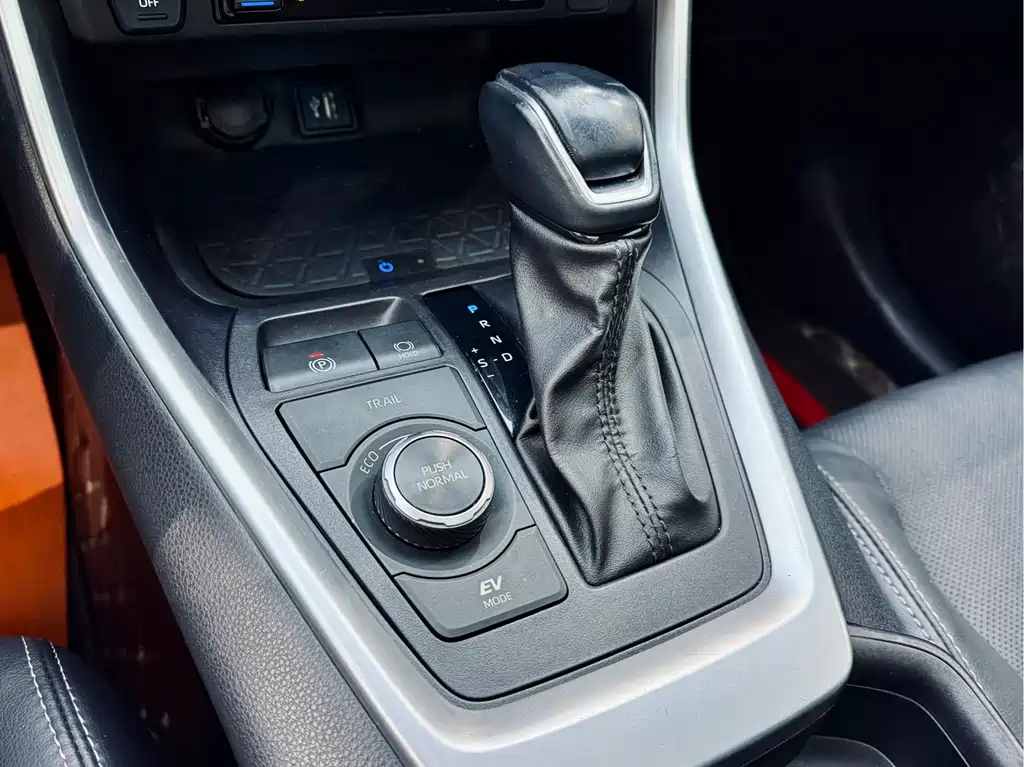 Toyota Venza 2023 Dual Engine 2.5L E-CVT FWD Premium Edition 2023 - thumbnail 18