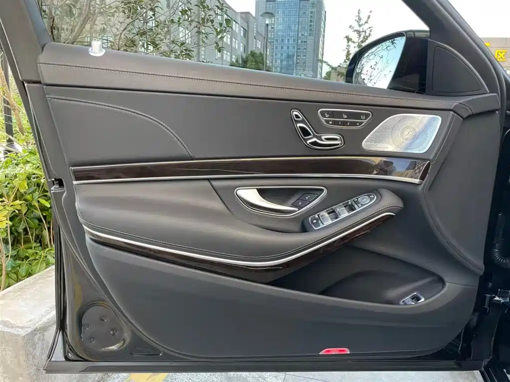 Mercedes-Benz Maybach S-Class 2020 S 450 4MATIC Collector's Edition 2020 - thumbnail 23
