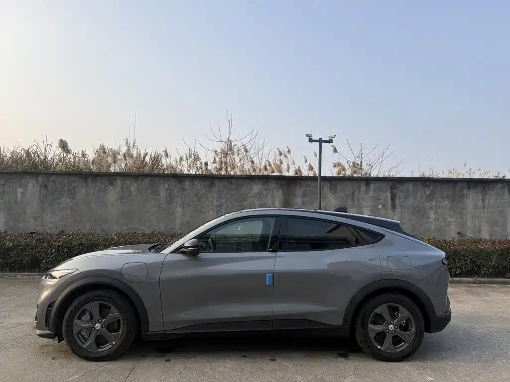 Ford Ford Mustang Mach-E 2024 Wind Edition Long Range 2026 - thumbnail 4