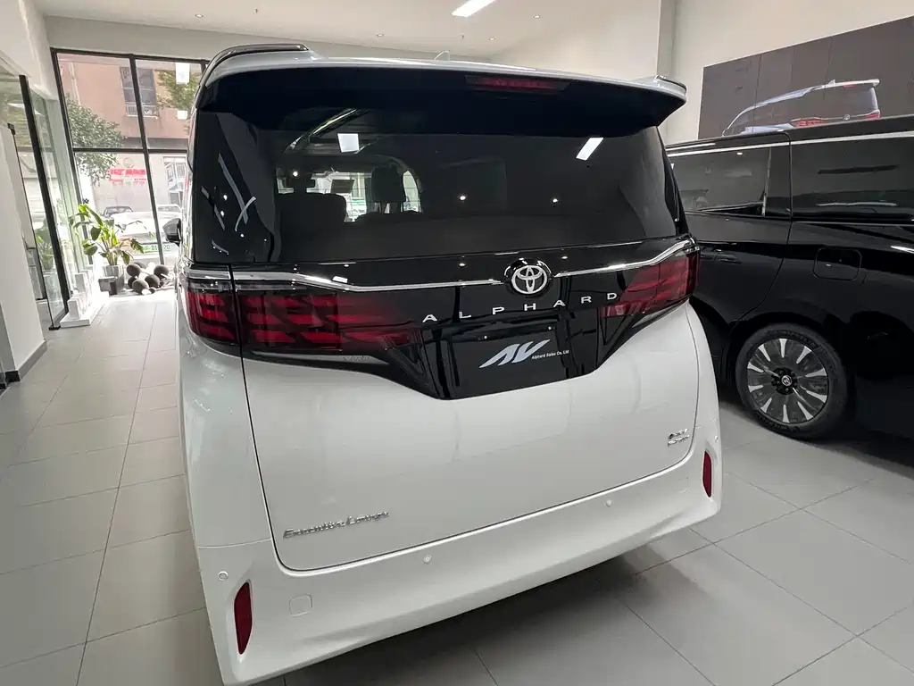 Toyota Alphard 2024 Model Hybrid 2.5L Premium Edition 2026 - thumbnail 4