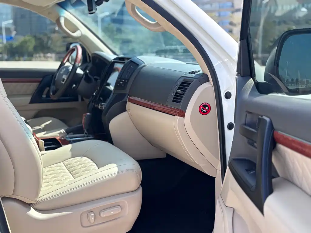 Toyota Land Cruiser 2015 4.0L V6 Middle East Limited Edition 2015 - thumbnail 3