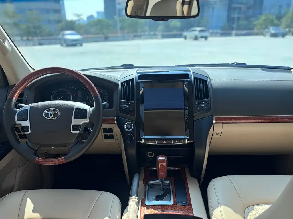 Toyota Land Cruiser 2015 4.0L V6 Middle East Limited Edition 2015 - thumbnail 4